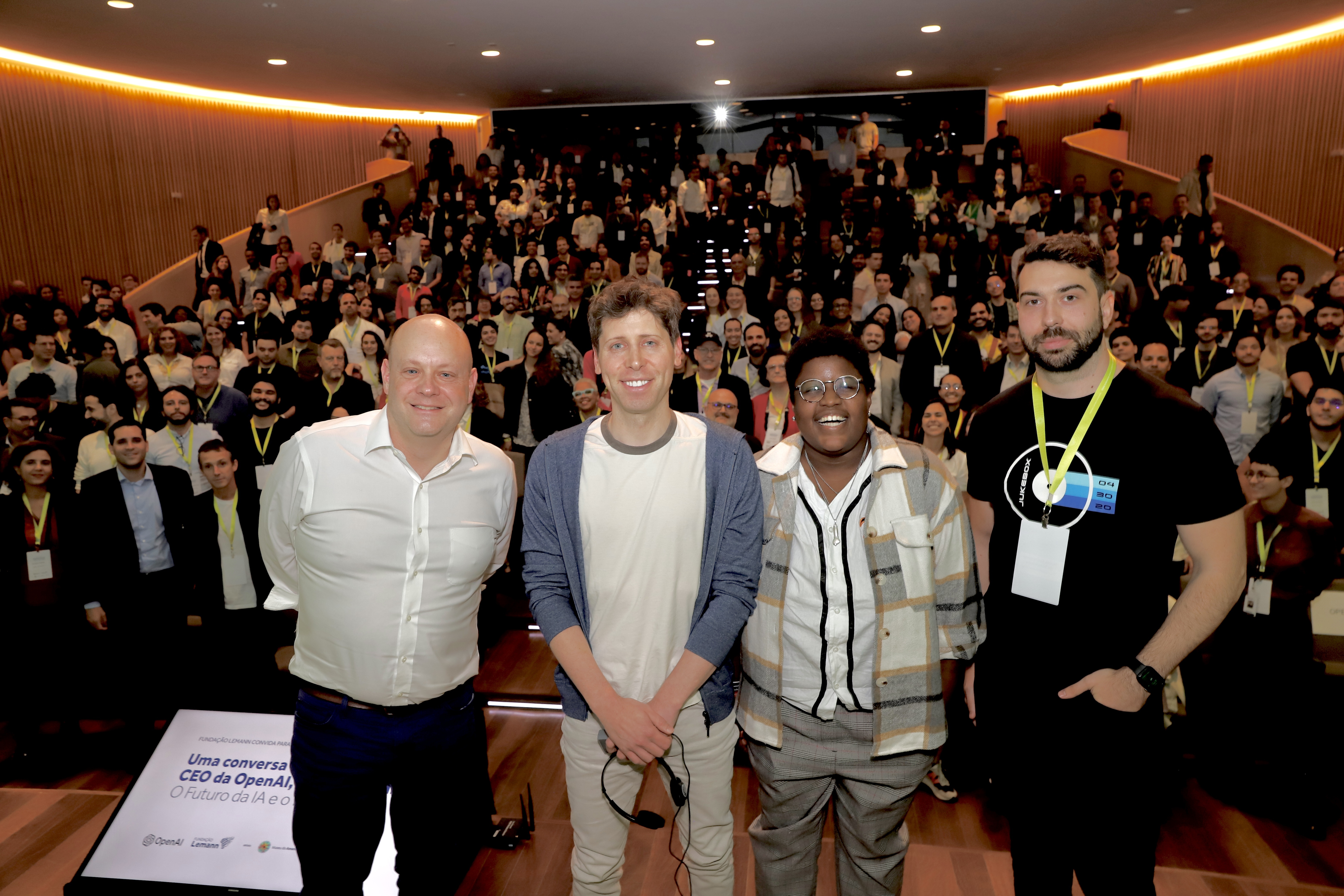 Em evento da Fundação Lemann, CEO da OpenAI, Sam Altman, fala como mitigar riscos da AI